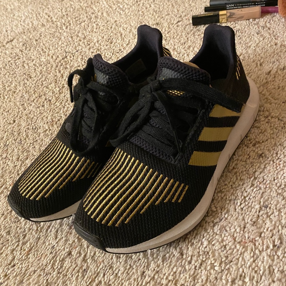 black and gold adidas womens shoes